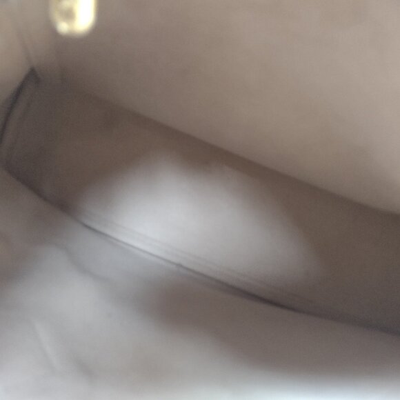 Beautiful Louis Vuitton Kensington - Picture 2 of 13